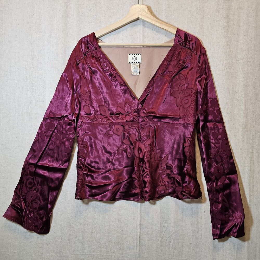 Floral-Embossed V-Neck Satin Top in Plum